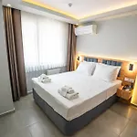 Airport Bayrak Residences *
