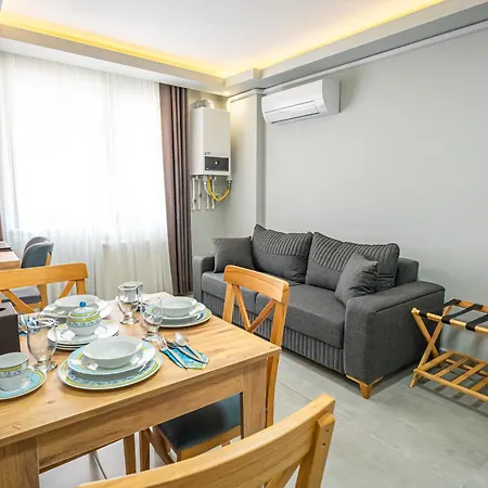 Airport Bayrak Residences شقة