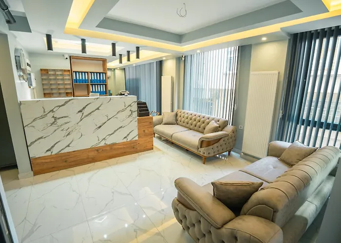 Airport Bayrak Residences شقة *