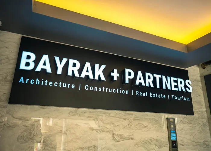 Airport Bayrak Residences شقة