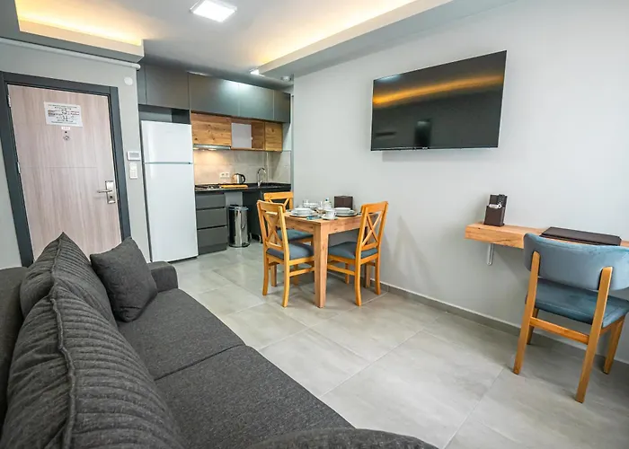 شقة Airport Bayrak Residences