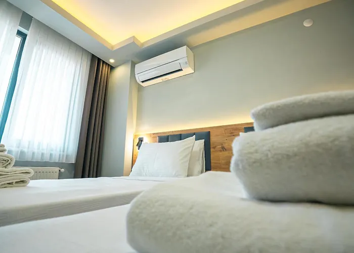 Airport Bayrak Residences شقة *