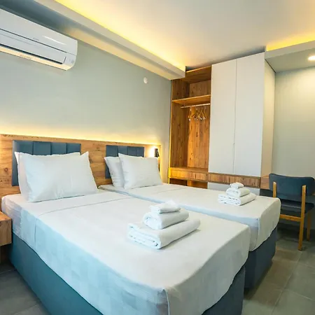 Airport Bayrak Residences アパート