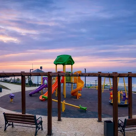 アパート Airport Bayrak Residences トラブゾン