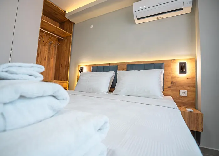 Airport Bayrak Residences *